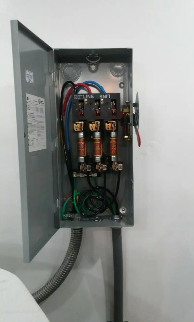 Three-phase disconnect switch installed for Smoke Detector Installation in Chamberlayne